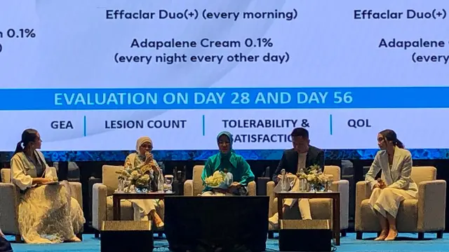 Sesi talkshow Dermlive The Latest Advanced In Acne Care di Jakarta