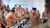 Presiden Prabowo Subianto memimpin sidang perdana Kabinet Merah Putih di Istana, Jakarta, Rabu (23/10/2024). (Foto: Biro Pers Sekretariat Presiden)