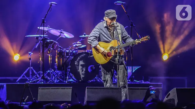 Iwan Fals Kejutkan Pengunjung Synchronize Fest 2019
