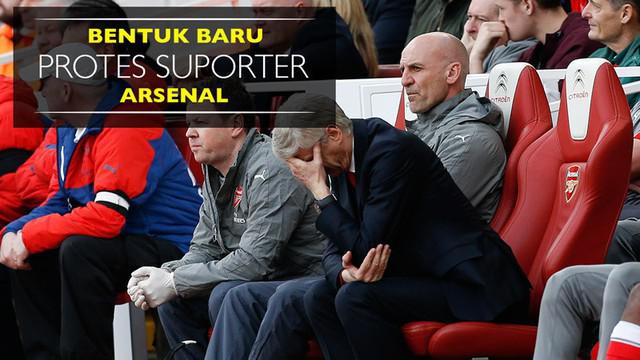 Berita video kendaraan khusus agar Arsene Wenger tak lagi menangani Arsenal. Kendaraan tersebut adalah sebuah van dengan tulisan besar.
