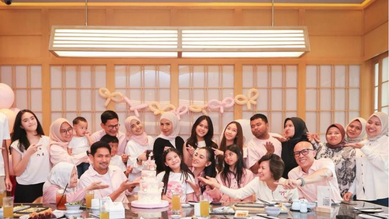 Diwarnai Hadiah dan Kejutan, Intip Kemeriahan Ulang Tahun ke-8 Cattleya Anak Ririn Ekawati dan Ibnu Jamil