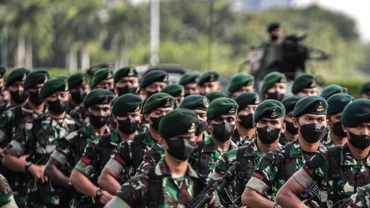 Banting Tulang KopraL TNI Pulang Dinas Langsung Jualan Es di Pinggir Jalan, Laris Banget Sehari Habis 1000 Gelas