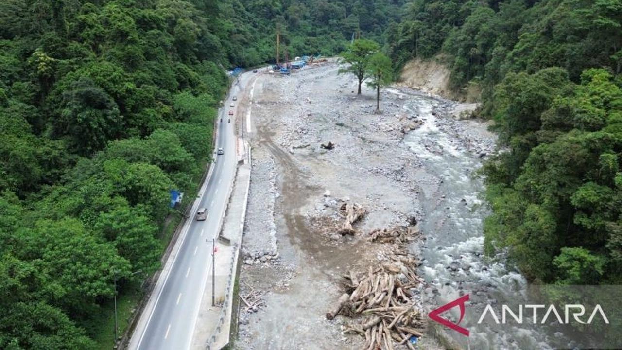 BPJN Hentikan Sementara Pekerjaan Jalan Lembah Anai Demi Kelancaran Mudik Lebaran 2026