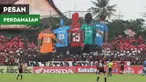 Berita video suporter PSM Makassar menghadirkan kreativitas di tribun dengan pesan perdamaian antar kelompok suporter saat laga melawan Persib Bandung dalam lanjutan Gojek Liga 1 2018 bersama Bukalapak, Kamis (24/10/2018).