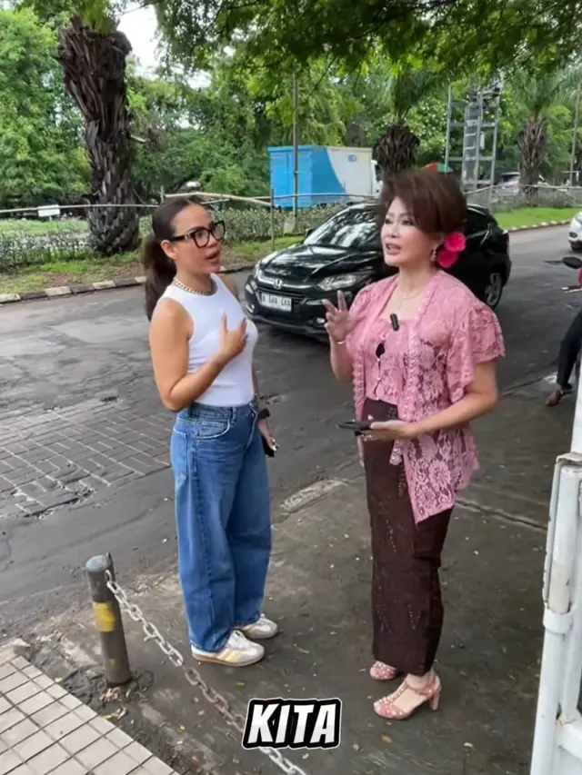 Melaney Ricardo kunjungi rumah produksi ci mehong. (credit:instagram.com/melaney_ricardo)