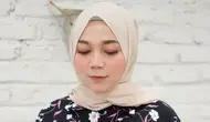 Kemeja motif bunga (Pinterst)