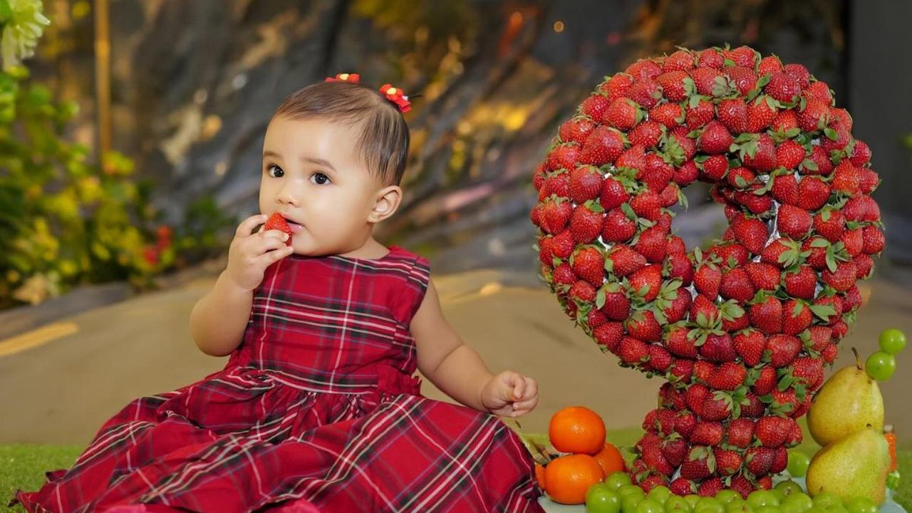 Potret Azura langsung mencuri perhatian. Potretnya begitu cantik hingga disebut 'Baby Bule'.