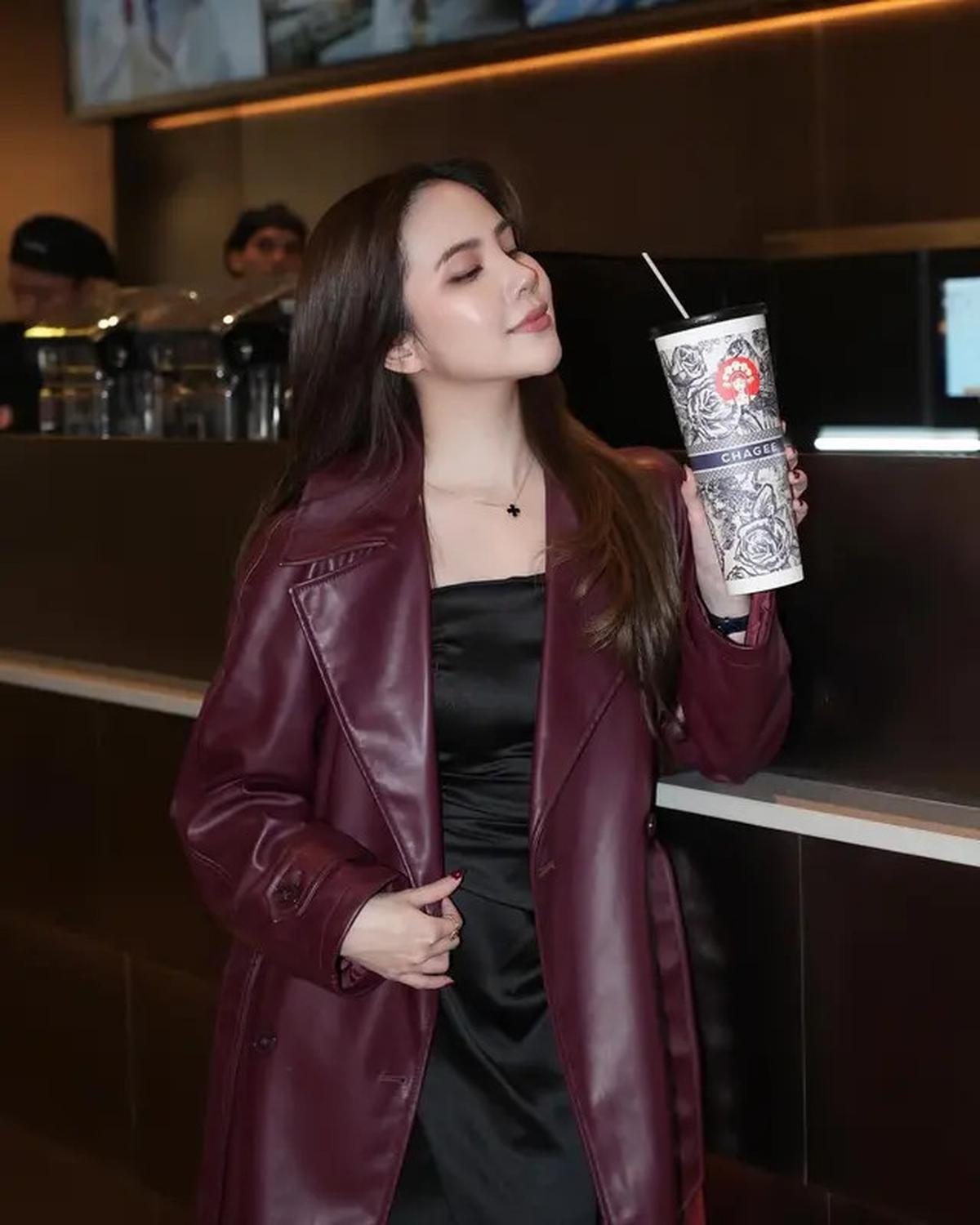 10 Model Rambut Agatha Chelsea, Lurus Panjang hingga Bergelombang