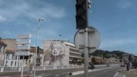 Lampu lalu lintas mati saat listrik padam di Cannes, Prancis selatan, Sabtu, 24 Mei 2025. (AP/Lewis Joly)