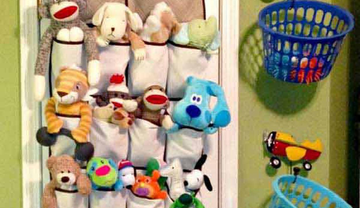 Cara Menata Boneka  Di Tempat Tidur Sederet Tempat
