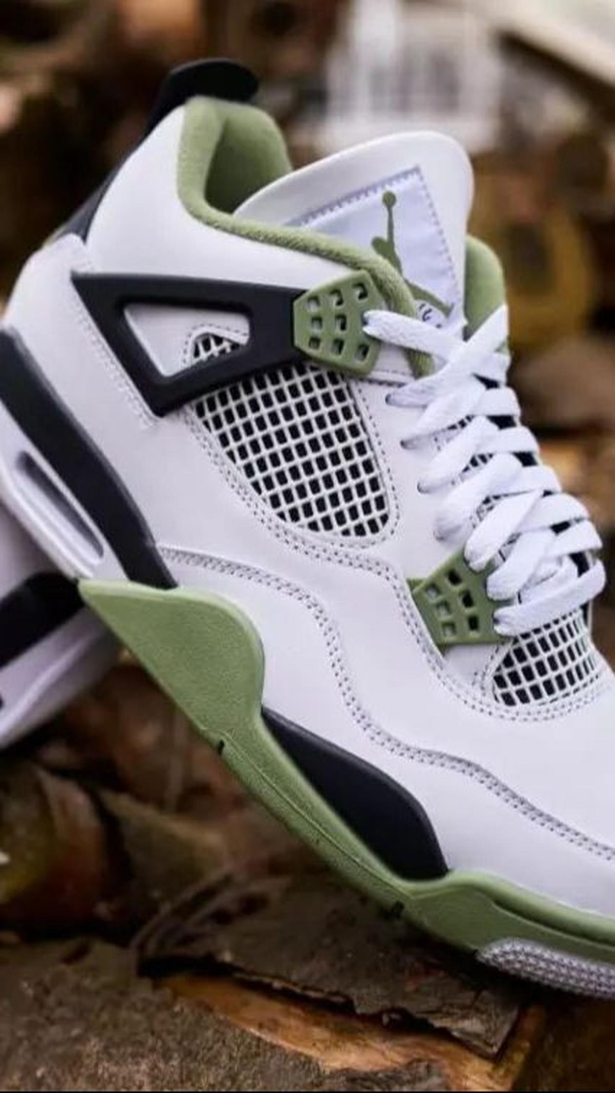 7.&nbsp;Air Jordan 4 Seafoam, Terkesan Lebih Berkelas dan Elegan