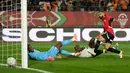 Kemenangan Mesir atas Pantai Gading pada laga perempat final Piala Afrika 2025, Sabtu (10/01/2026) waktu setempat, tak lepas dari peran Mohamed Salah. (AP Photo/Mosa'ab Elshamy)