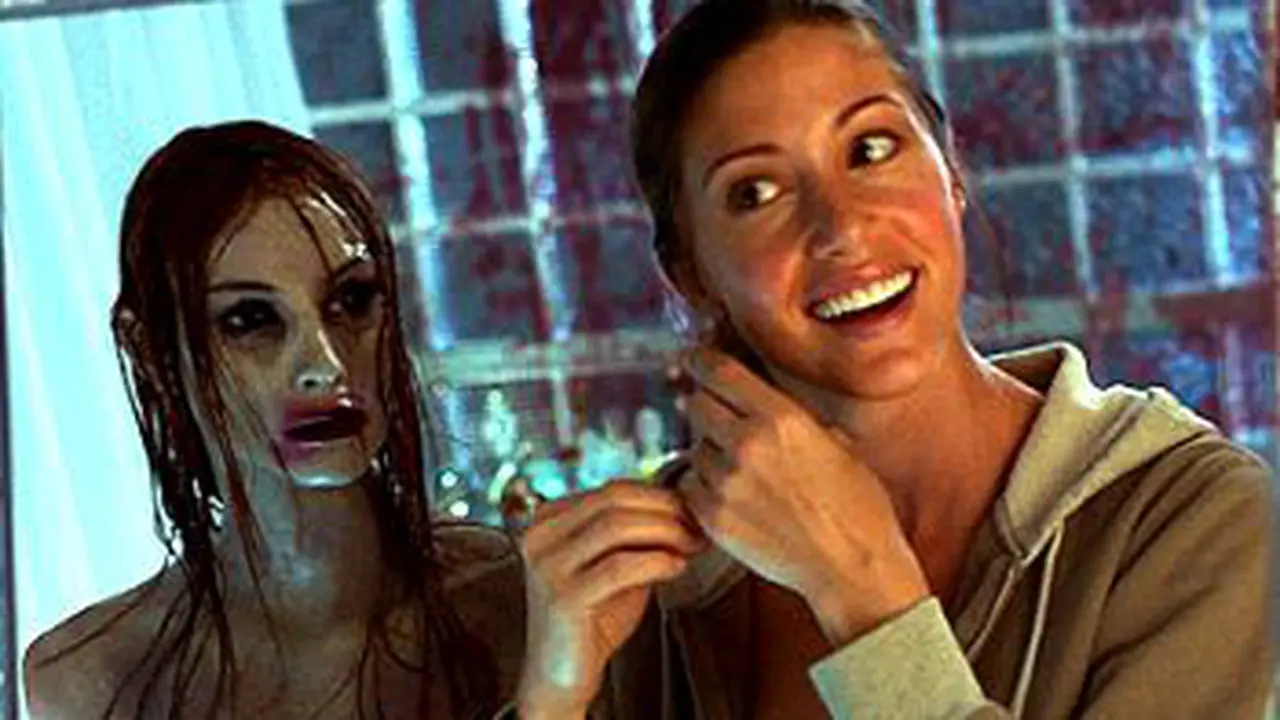 5 Selebritis Hollywood yang Pernah Diganggu Hantu