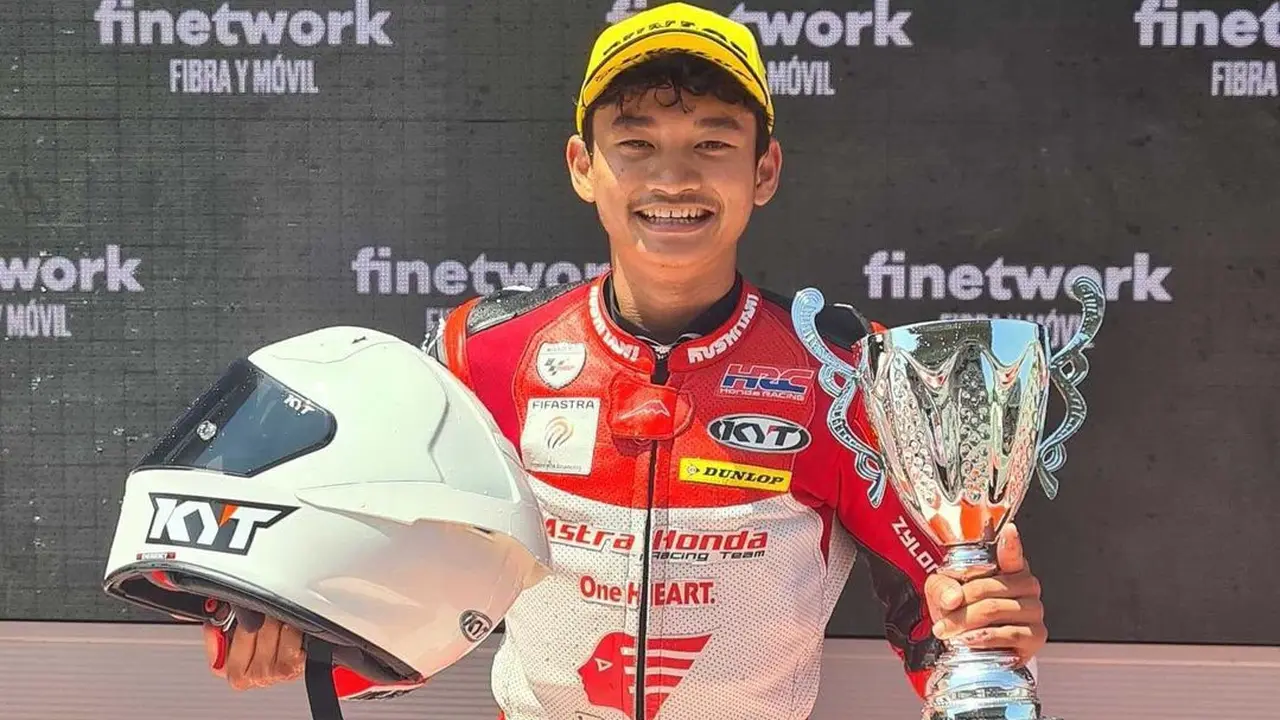 Pembalap Astra Honda Racing Team, Fadillah Arbi Aditama, membuat sejarah sebagai rider Indonesia pertama yang menang di JuniorGP.