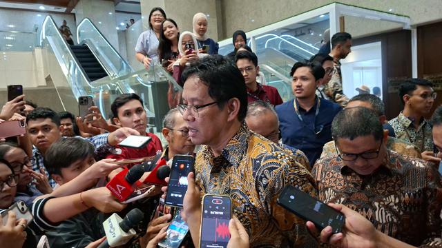 Menteri Keuangan Purbaya Yudhi Sadewa usai rapat di Kompleks Parlemen, Jakarta, Kamis (4/12/2025). (Foto: Liputan6.com/Arief RH)