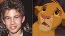 Jonathan Taylor Thomas adalah pengisi suara Simba kecil di film The Lion King. (Getty/Disney/Cosmopolitan)