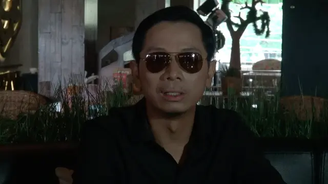 Telah lama tak muncul di blantika music Indonesia, rocker tahun 90an Sang Alang kembali muncul dengan single yang berjudul Kepala Batu.