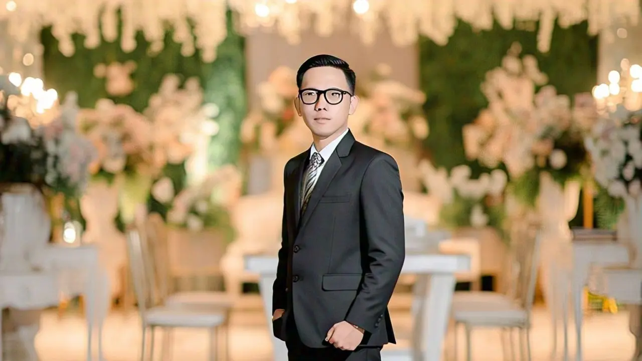 Referensi Outfit untuk Kondangan Pria 2025/Nurul Diva Kautsar via Meta AI