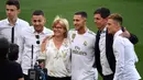 Eden Hazard. Sayap kiri asal Belgia berusia 31 tahun ini didatangkan Real Madrid dari Chelsea pada awal musim 2019/2020 dengan nilai transfer mencapai 115 juta euro atau setara Rp1,8 triliun. Chelsea sendiri mendatangkan Eden Hazard dari LOSC Lille pada awal musim 2012/2013 dengan nilai transfer 35 juta euro. Kontraknya bersama Real Madrid masih tersisa semusim lagi hingga Juni 2024. (AFP/Gabriel Bouys)