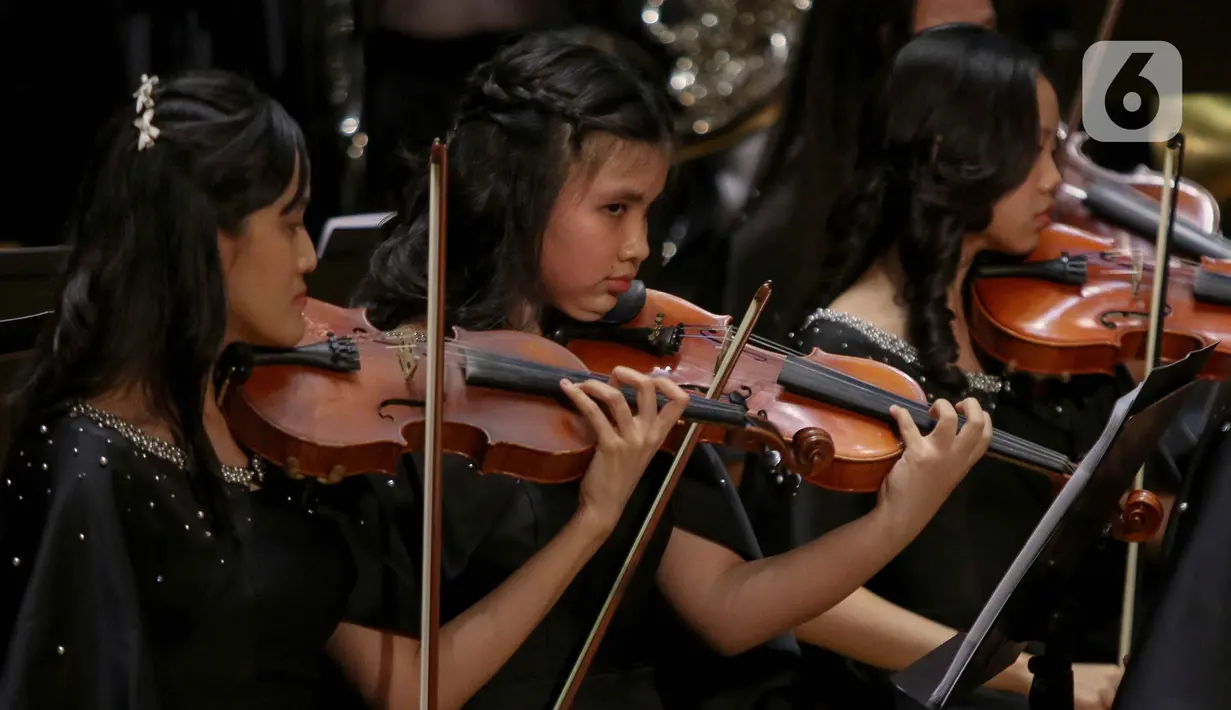 Konser tersebut mengusung tema 'Empowering Youth Through the Process of Courage and Education in All Abilities'. (Liputan6.com/Herman Zakharia)