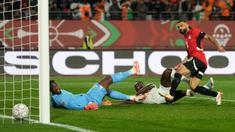 Kemenangan Mesir atas Pantai Gading pada laga perempat final Piala Afrika 2025, Sabtu (10/01/2026) waktu setempat, tak lepas dari peran Mohamed Salah. (AP Photo/Mosa'ab Elshamy)