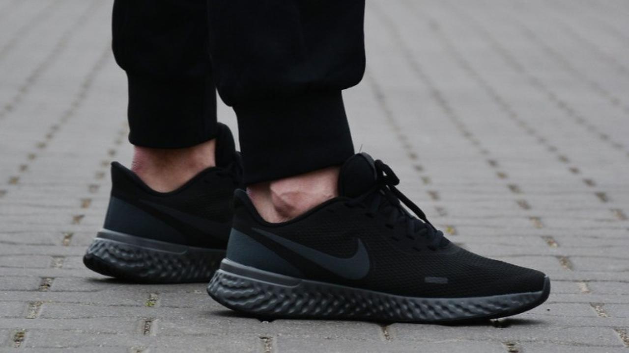 Nike Revolution 5
