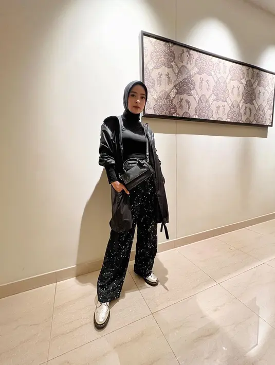 Tak hanya itu saja, Tantri Kotak juga turut menyebutkan jika lingkar perutnya telah menyusut hingga 20 cm. (FOTO: instagram.com/tantrisyalindri/)