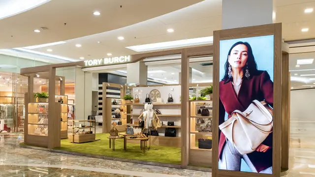 Pop Up Store Tory Burch di mall Kota Kasablanka