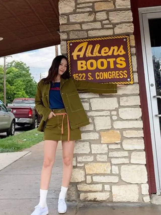 Gaya OOTD Krystal f(x), Modis dan Elegan