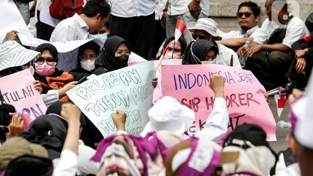 PMI Manufaktur RI Anjlok karena Kelas Menengah Mulai Tahan Belanja, Waspada PHK Massal Mengintai