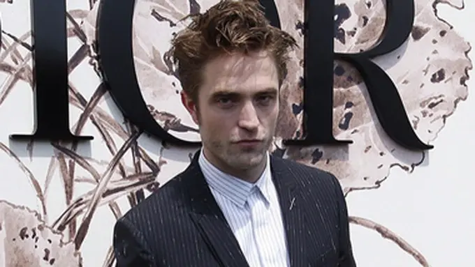 [Bintang] Robert Pattinson