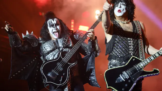 Aksi Panggung Band KISS saat Tampil di Festival Paleo Swiss