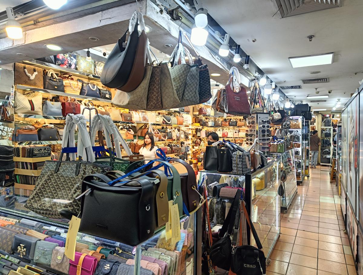 Tas branded KW asal China