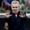 Pelatih kepala Timnas Meksiko, Javier Aguirre, memberi isyarat selama pertandingan persahabatan internasional antara Meksiko dan AS di Stadion Akron di Zapopan, negara bagian Jalisco, Meksiko, pada tanggal 15 Oktober 2024. (Ulises Ruiz/AFP)