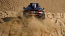 Patut dinantikan kiprah dari Audi RS Q e-tron dalam menerjang ekstrimnya alam Arab Saudi di Reli Dakar 2022. (AFP/Franck Fife)