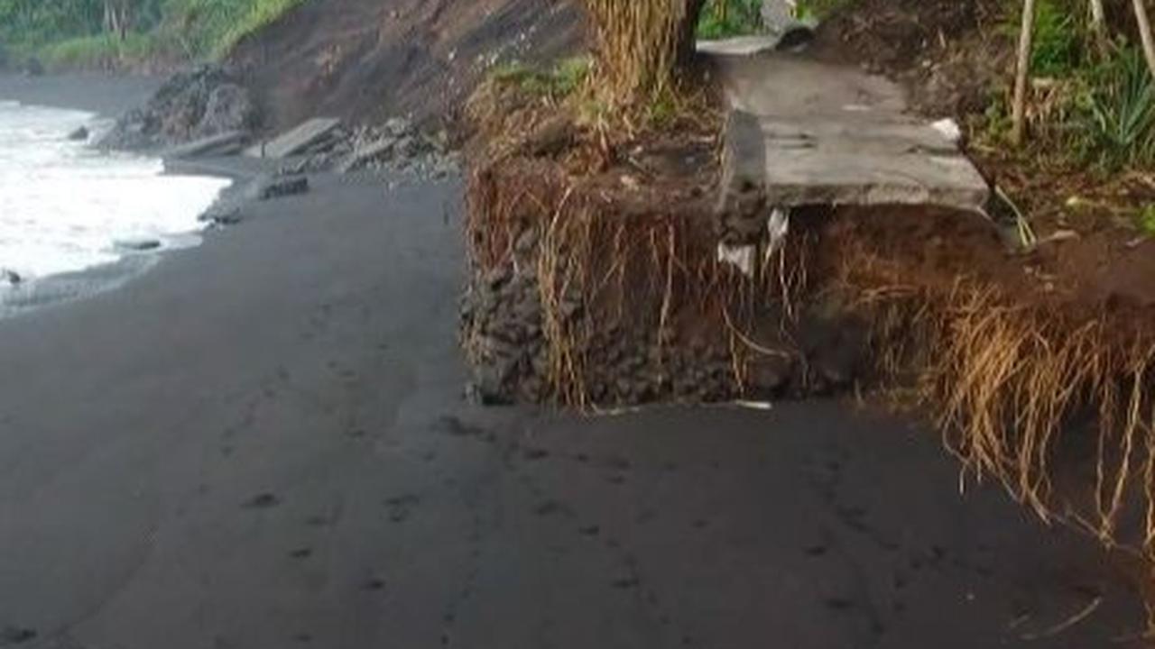 Jalan Penghubung Dua Kecamatan di Lumajang Tak Bisa Diakses