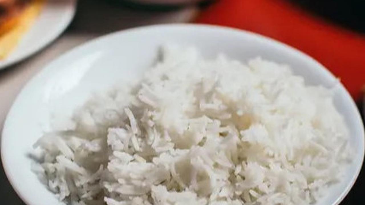 Nasi Terlalu Keras atau Lembek? Ini Cara Memasak Nasi agar Tepat dan Pulen