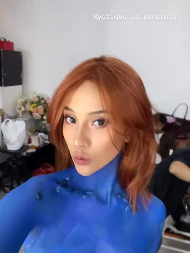Adu Gaya Anya Geraldine dan Kim Kardashian Sama-sama Jadi Mystique di Momen Halloween