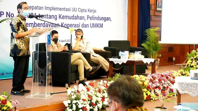 KemenkopUKM Sosialisasikan Percepatan Implementasi PP No 7/2021 Bagi Pelaku UMKM Bandung