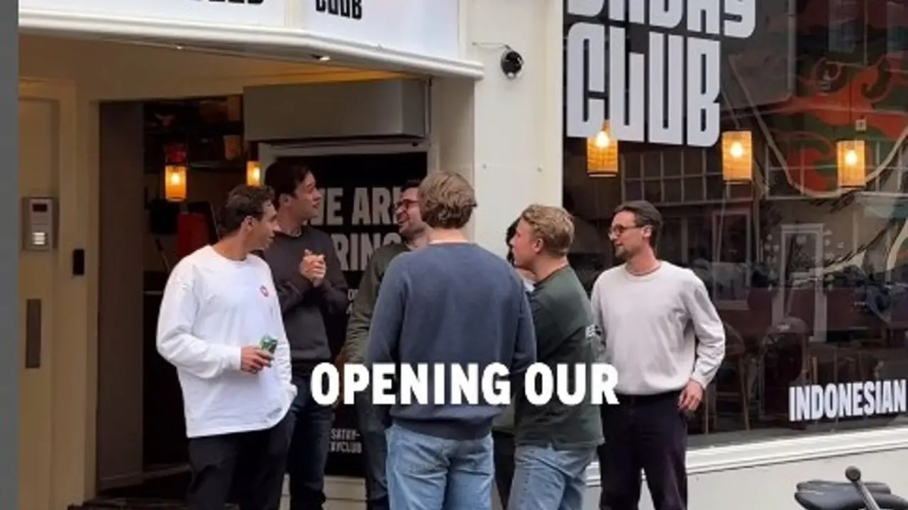 Belajar dari Chef Indonesia di Jawa, Warga Belanda Buka Kedai Sate Halal di Amsterdam.  (dok.Instagram @satayclub_official/https://www.instagram.com/reel/DIyWIktMnu8/Henry)
