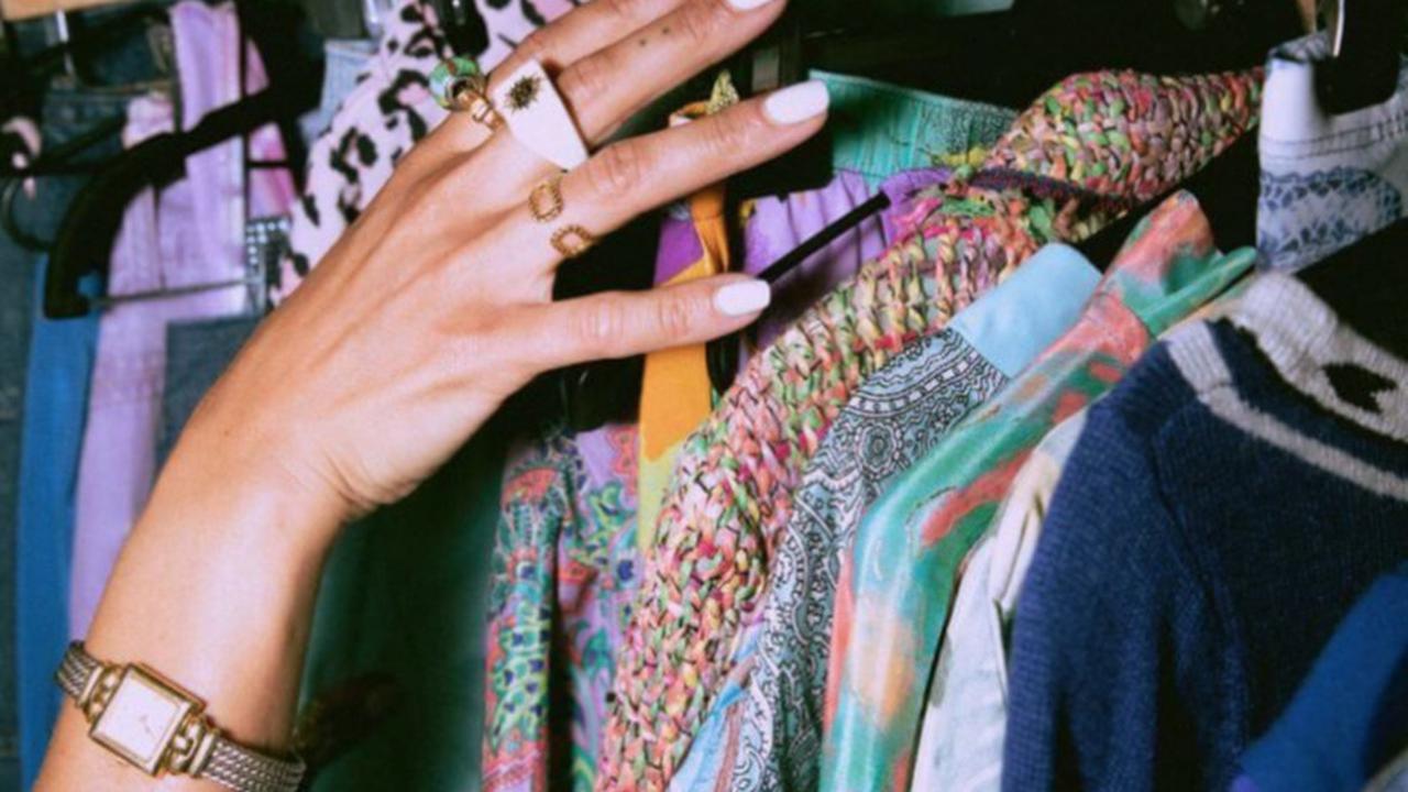 Thrifting: Solusi Ramah Lingkungan atau Masalah Tersembunyi?