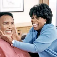 Muhammad Ali dan Oprah (via. Thewrap)