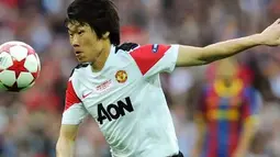 Gelandang Manchester United Park Ji-Sung mengontrol bola dalam partai final Liga Champions kontra Barcelona di Wembley Stadium, London, 28 Mei 2011. AFP PHOTO/FRANCK FIFE