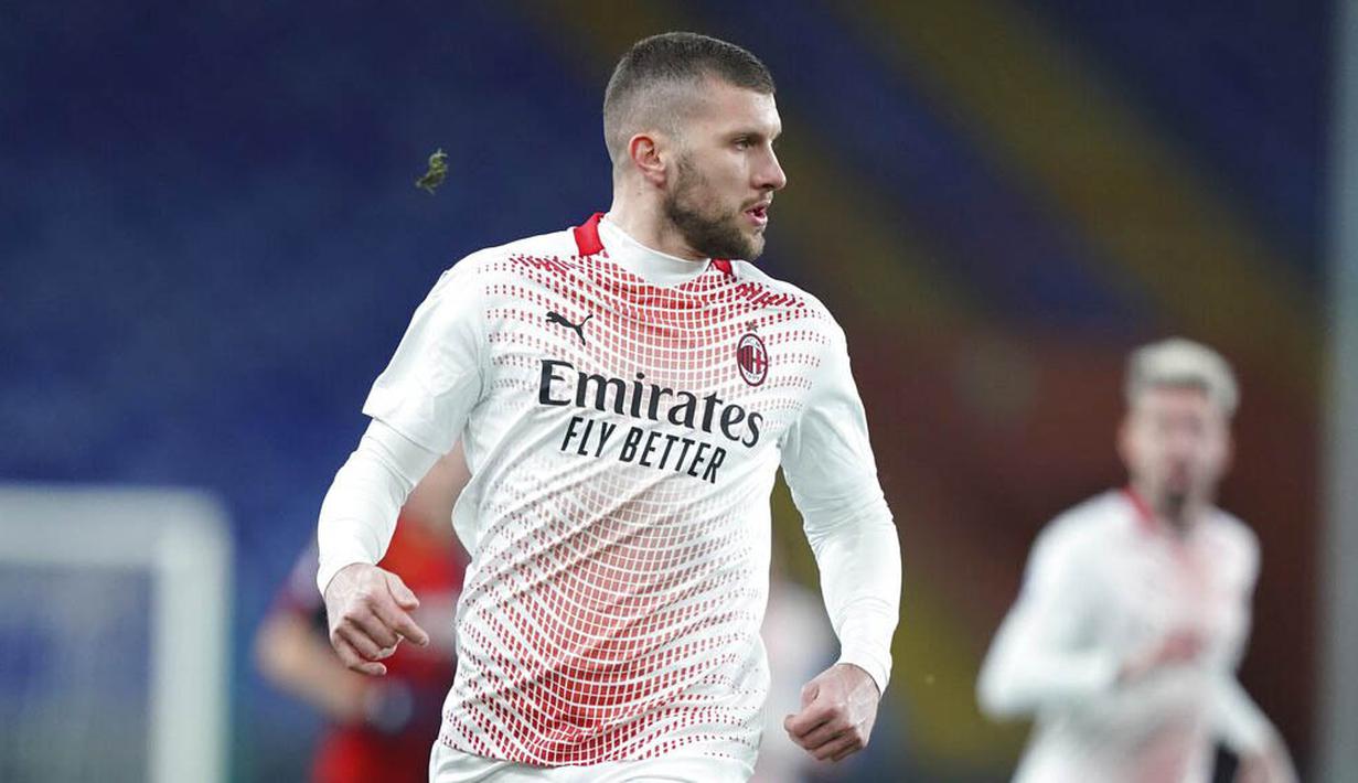 Pemain AC Milan, Ante Rebic, saat melawan Genoa pada laga Liga Italia di Stadion Luigi Ferraris, Kamis (17/12/2020). Kedua tim bermain imbang 2-2. (Spada/LaPresse via AP)