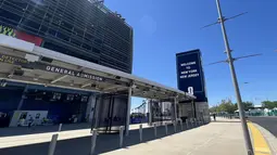 Pintu masuk (General Admission) MetLife Stadium di East Rutherford, New Jersey, Amerika Serikat, tampak siap menyambut ribuan penonton Piala Dunia 2026. Stadion berkapasitas lebih dari 82 ribu penonton ini menjadi salah satu venue utama turnamen, termasuk menggelar laga fase grup Timnas Prancis melawan Senegal, dan akan menjadi lokasi partai final Piala Dunia 2026. (KLY Sports/Hery Kurniawan)