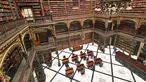 Pemandangan Royal Portuguese Cabinet of Reading di Rio de Janeiro, Brasil, 5 Desember 2018. Perpustakaan bertingkat ini begitu spektakuler dengan menyajikan suasana seperti dalam film Harry Potter. (Carl De Souza/AFP)