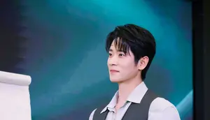 Potret Cheng Lei Sapa Fans di iQIYI Starship 2026, Cicipi Kuliner Indonesia hingga Foto Bareng