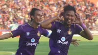Striker Persik Kediri, Septian Satria Bagaskara selebrasi setelah menjebol gawang PSIM Yogyakarta di Stadion Brawijaya, Kediri, Senin (2/9/2019).