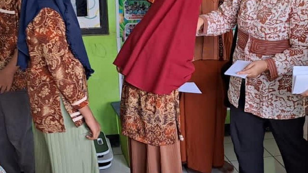 Cegah Stunting, PSDKP Bagikan Puluhan Ton Produk Perikanan ke Warga Pesisir
