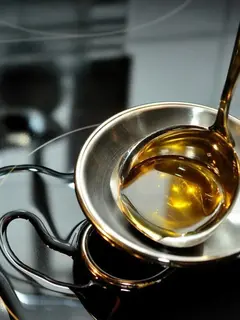 Ilustrasi gambar minyak goreng bekas atau jelantah (dok congerdesign/pixabay.com)